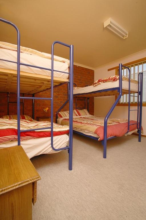 Apollo Bay Backpackers Lodge Oda fotoğraf
